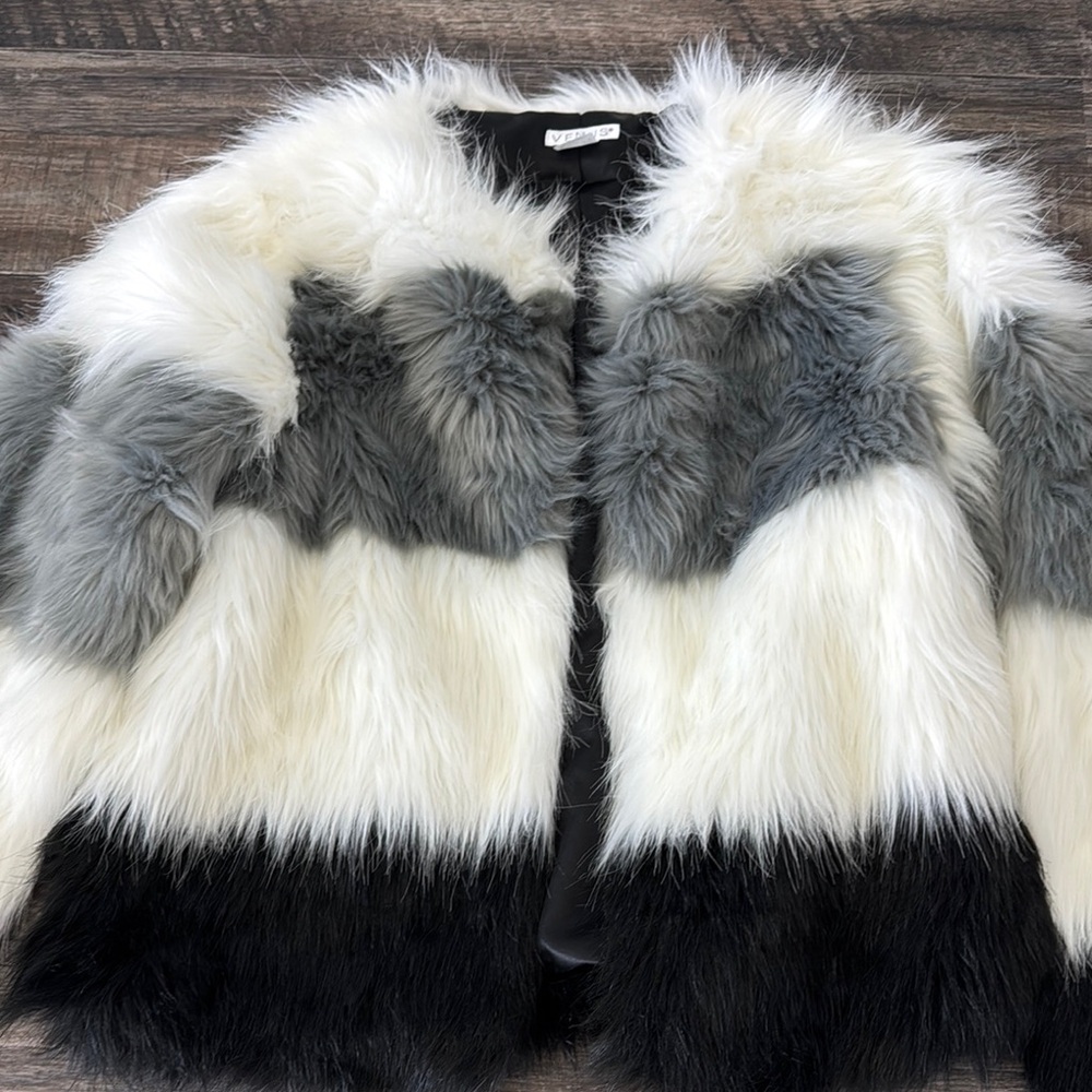 VENUS Faux Fur Jacket in Black and White